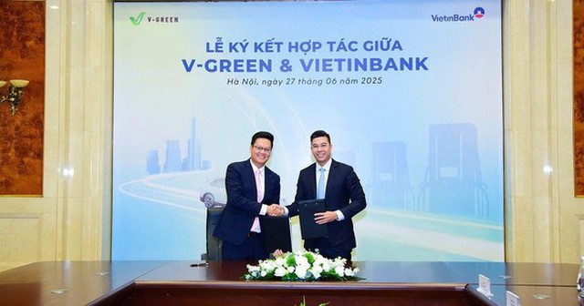 Công ty của tỷ phú Phạm Nhật Vượng ký thỏa thuận quy mô 4.000 tỷ đồng với một ông lớn Big 4 để phủ sóng trạm sạc xe điện