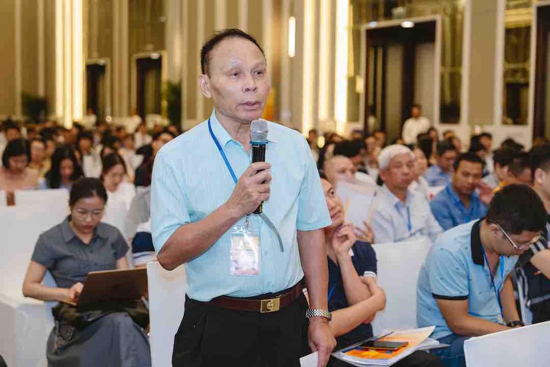 Thị trường chứng khoán cần thêm nhiều cổ đông chủ động