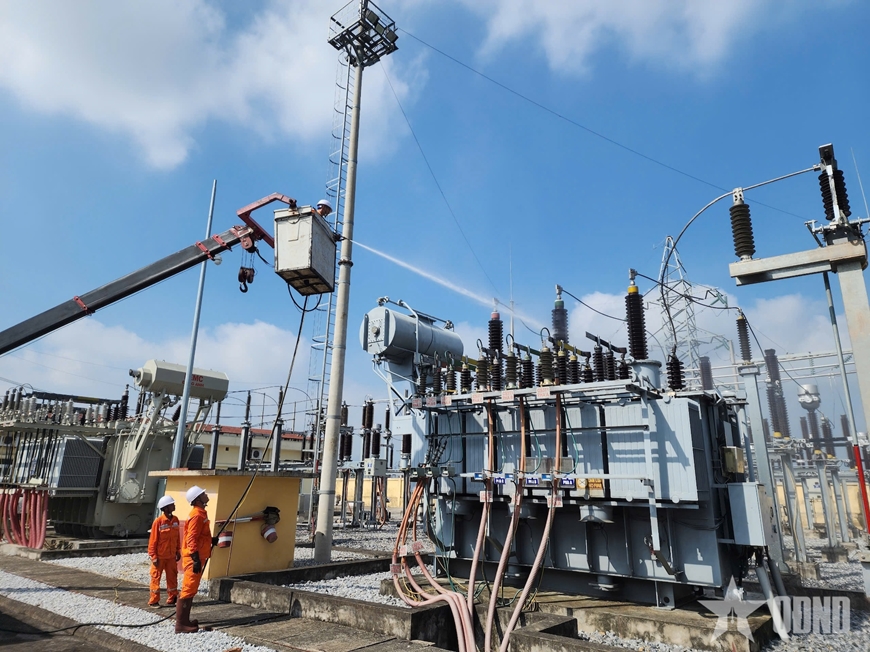 Nắng nóng gay gắt, công suất tiêu thụ điện tại miền Bắc vượt đỉnh năm 2024