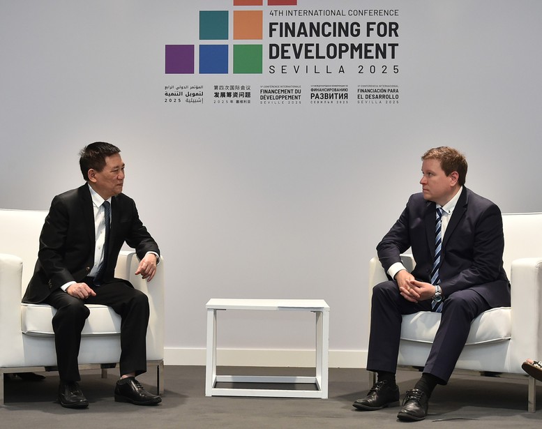 Phó Thủ tướng Hồ Đức Phớc tiếp Bộ trưởng Ngoại thương và Phát triển Phần Lan; thăm cơ sở sản xuất máy bay Airbus