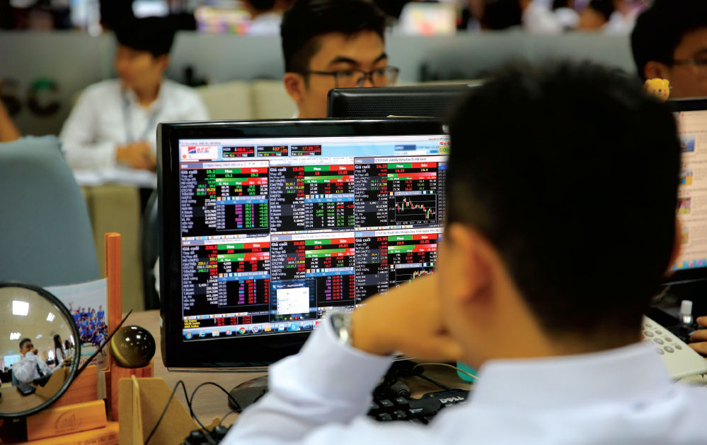 VN-Index vượt 1.380 điểm