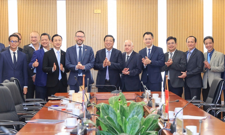 Tăng cường hợp tác đường sắt, hàng không Việt Nam – Vương quốc Anh