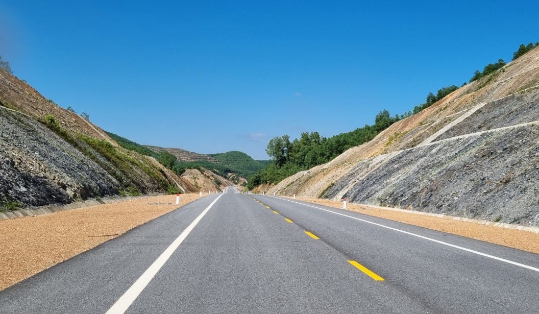 Cao tốc Biên Hòa – Vũng Tàu còn hai cầu vượt ngang chậm tiến độ