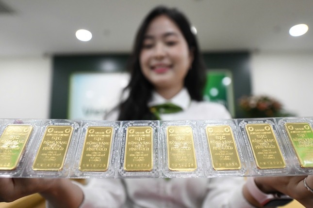 Giá vàng hôm nay (chiều 26-7): Giảm mạnh