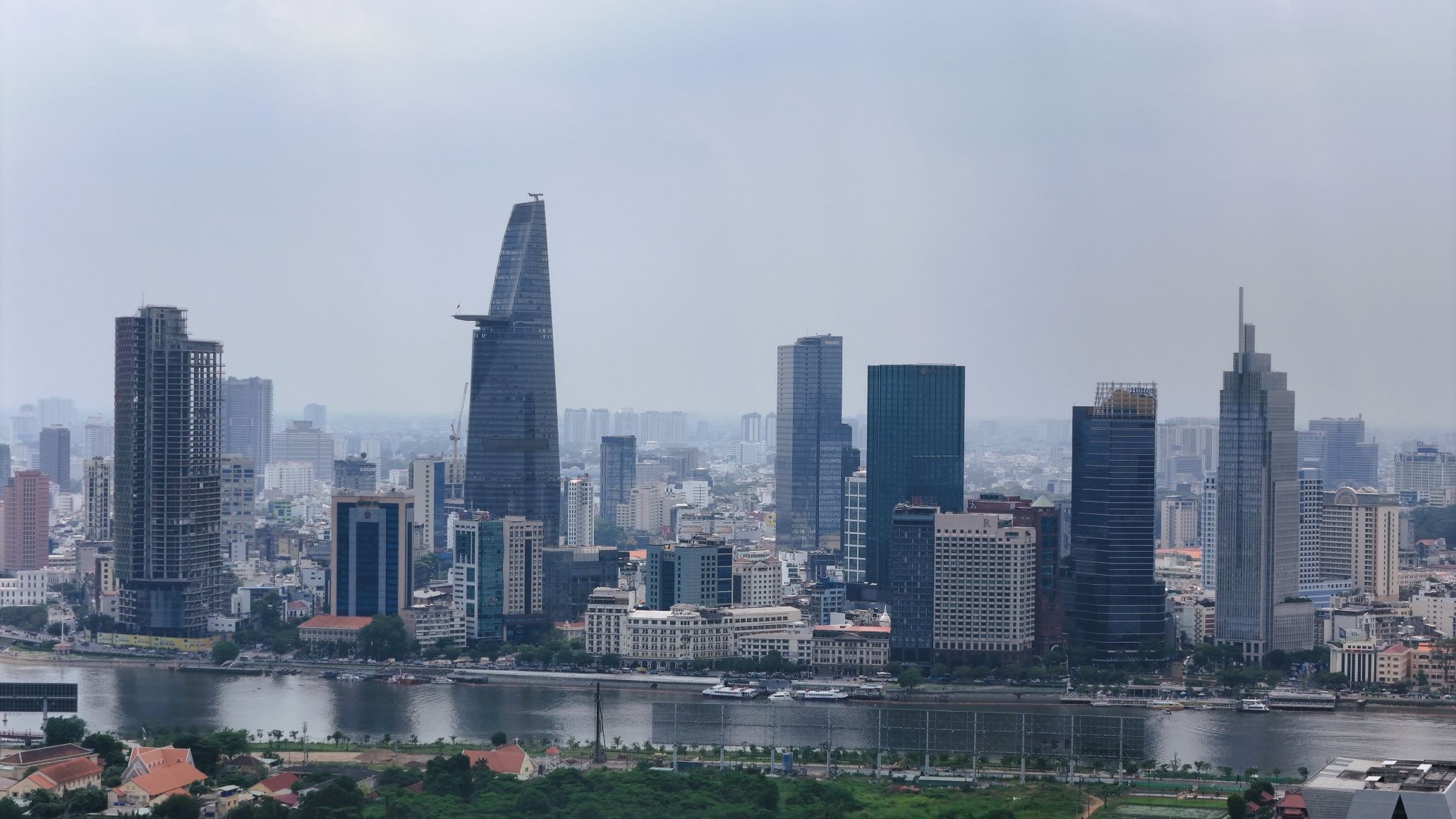 Pháp lý tháo gỡ, dòng tiền đổ bộ, cổ phiếu bất động sản ‘phá băng’