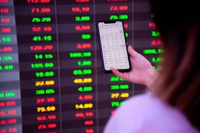 Khối ngoại nối dài chuỗi bán ròng, “xả” hơn 1.500 tỷ đồng trong phiên 19/8, cổ phiếu nào chịu áp lực lớn nhất?