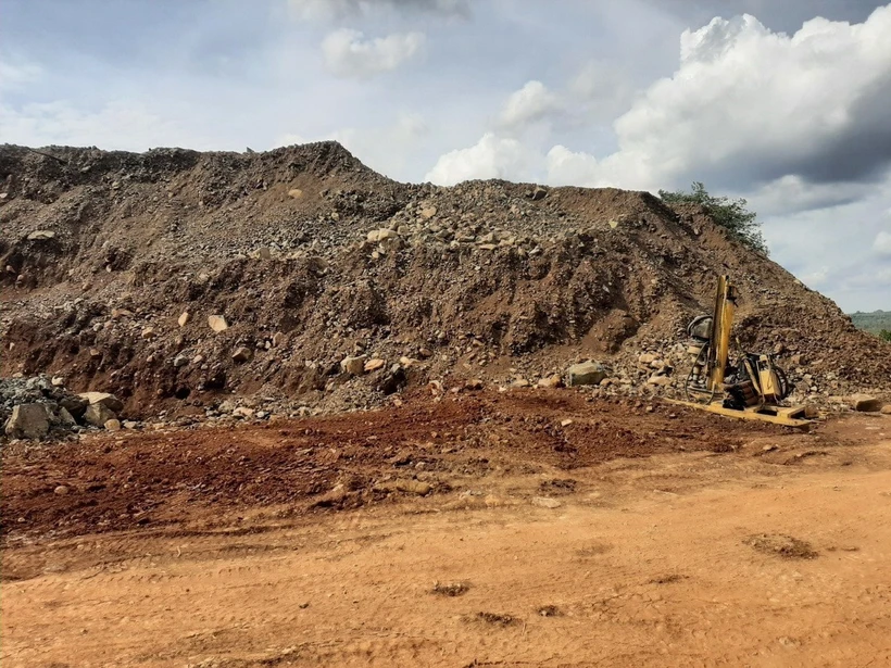 Đề xuất giao mỏ vật liệu cho nhà thầu khi khởi công dự án