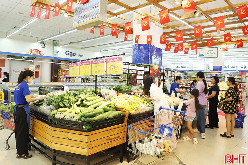 Đảm bảo nguồn cung hàng hóa, chống găm hàng, tăng giá trước bão số 5