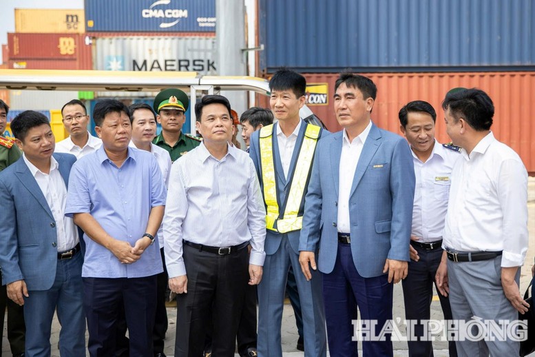 Cảng Hateco Hải Phòng đón tàu 200.000 DWT: Lãnh đạo thành phố đề nghị khẩn trương mở rộng hạ tầng