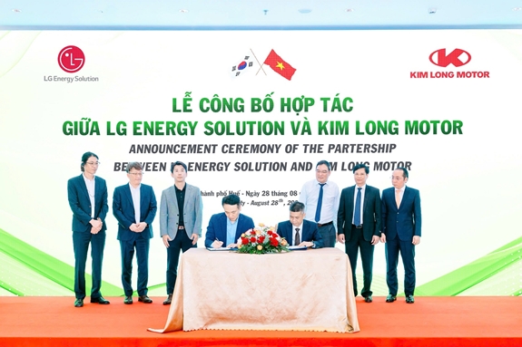 Doanh nghiệp Việt Nam hợp tác với Tập đoàn LG Energy Solution xây dựng nhà máy sản xuất pin xe ô tô