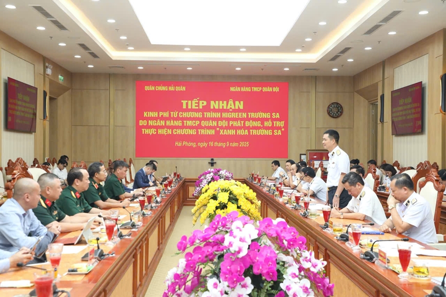 Quân chủng Hải quân tiếp nhận kinh phí từ Chương trình HiGreen Trường Sa