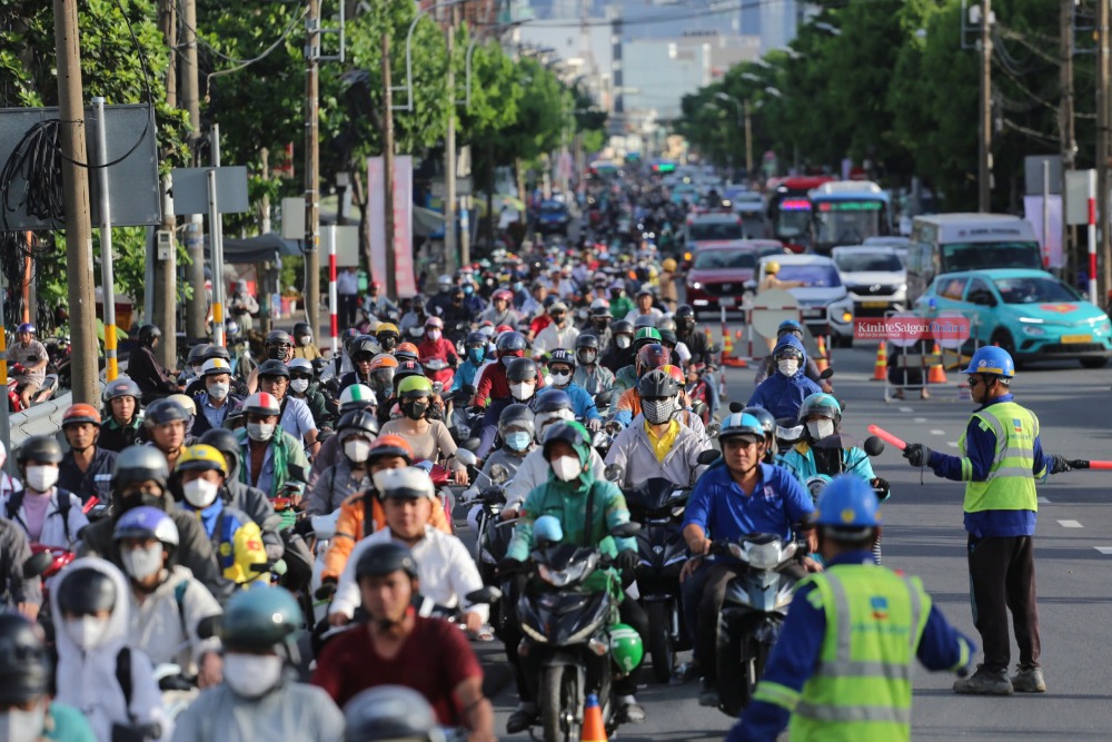 TPHCM: Kẹt xe gia tăng sau điều chỉnh thi công cầu Bình Triệu 1