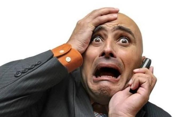 Chuyện gì đây: Chủ tịch một công ty bán sạch cổ phiếu, lãnh đạo ồ ạt từ nhiệm