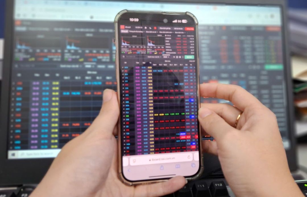 VN-Index giảm gần 10 điểm