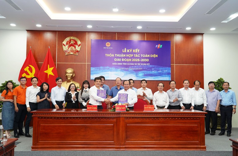 FPT và UBND Cà Mau hợp tác toàn diện về chuyển đổi số và phát triển nhân lực đến 2030