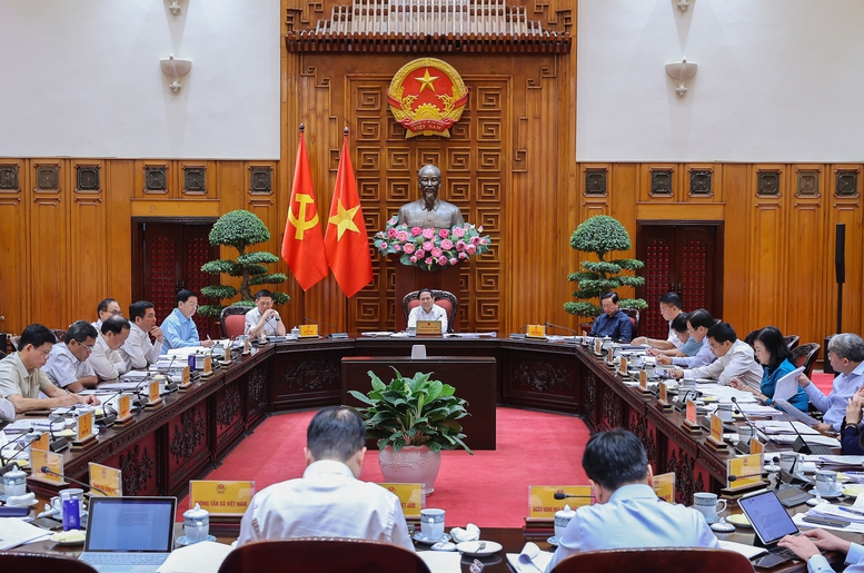 Thủ tướng: Tiếp tục đổi mới tư duy, cách làm trong đầu tư công, tập trung cho các dự án “xoay chuyển tình thế”
