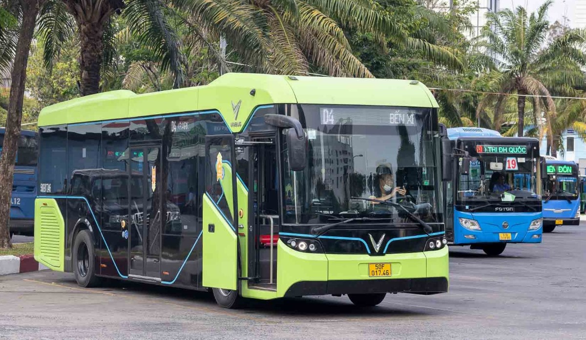 Hà Nội hỗ trợ 70% lãi vay vốn mua xe buýt điện