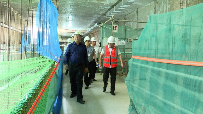 Bộ trưởng Xây dựng kiểm tra ga ngầm tuyến metro Nhổn – ga Hà Nội, yêu cầu đẩy nhanh tiến độ