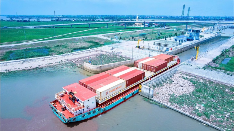 Đẩy mạnh vận tải thủy và đường sắt: Bước đi chiến lược cho logistics xanh