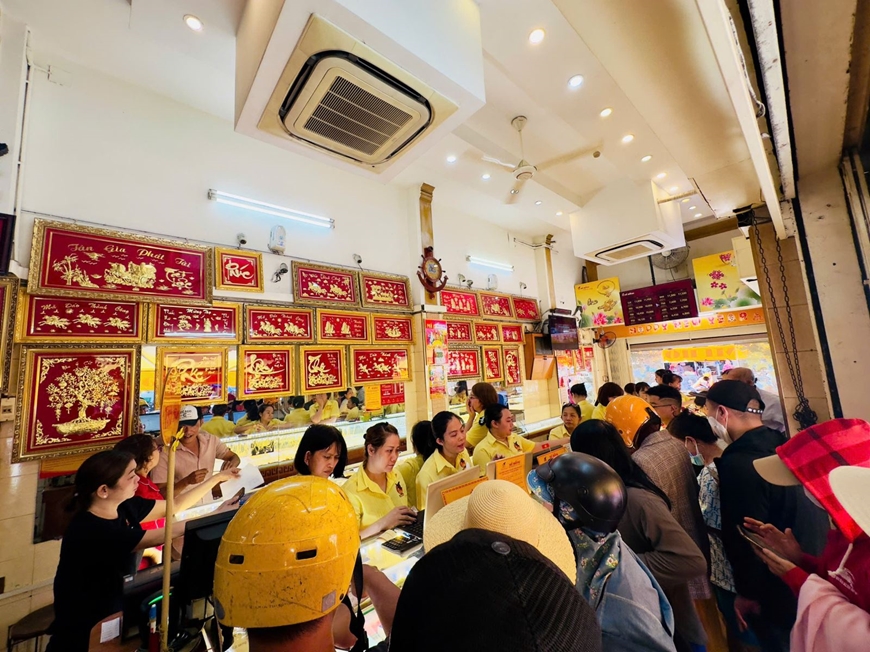 Giá vàng hôm nay (chiều 19-10): Vàng SJC bán ra hơn 150 triệu đồng/lượng