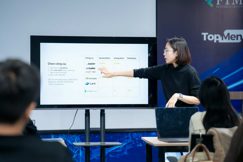 Cựu sinh viên FPT số hóa dữ liệu kết nối người dân vùng lũ