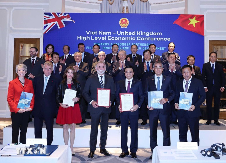 Phó Thủ tướng Thường trực Nguyễn Hòa Bình: Chính phủ Việt Nam luôn đồng hành cùng doanh nghiệp