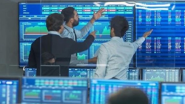 Phiên 7/10: Khối ngoại tiếp đà bán ròng hơn nghìn tỷ, ngược chiều tung 260 tỷ “gom” một cổ phiếu bluechip