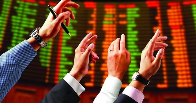 Khối ngoại thẳng tay bán ròng 4.700 tỷ trong tuần 20-24/10, ngược chiều tung hơn nghìn tỷ “gom” một cổ phiếu Bluechip