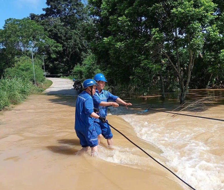 Dịch vụ của VNPT bảo đảm phục vụ chính quyền và người dân vùng mưa lũ