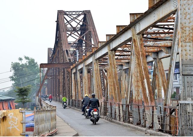 Hà Nội sửa cầu Long Biên, cấm chiều sang trung tâm thành phố từ 1-11