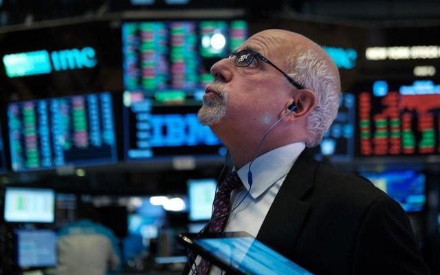 Khối ngoại bán ròng hơn 2.000 tỷ trong phiên VN-Index “mất” gần 36 điểm, cổ phiếu nào bị xả mạnh nhất?