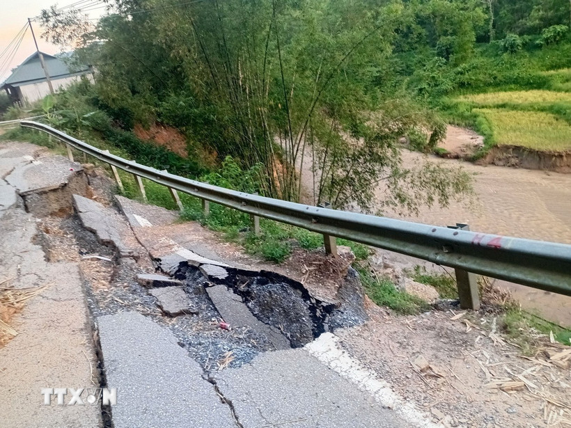 Hạ tầng đường bộ thiệt hại hơn 3.200 tỉ đồng sau 3 cơn bão lũ