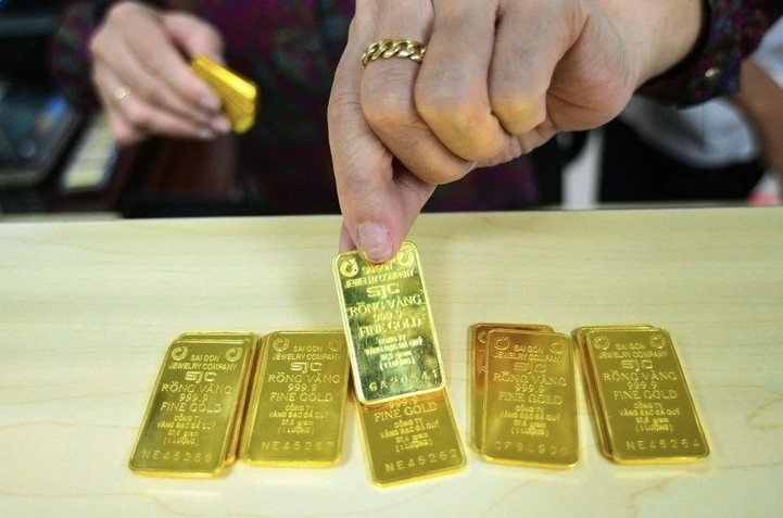 Giá vàng hôm nay (trưa 18-10): Vàng miếng SJC, vàng nhẫn quay đầu giảm