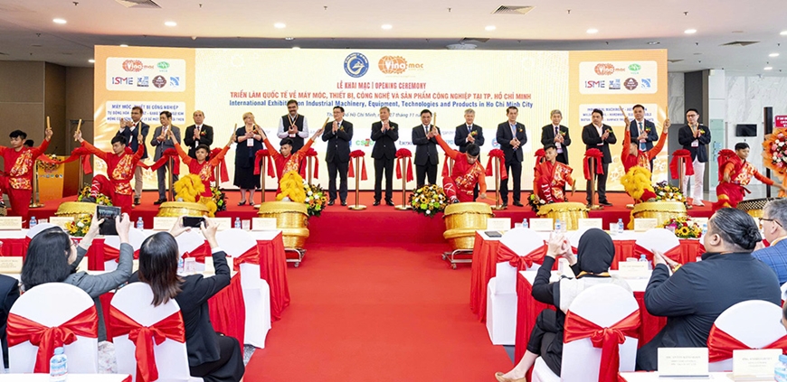 450 gian hàng tham gia Triển lãm Công nghiệp hóa chất Việt Nam lần thứ 21