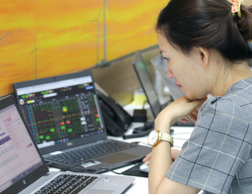 Giảm tiếp gần 44 điểm, VN-Index về dưới 1.600 điểm