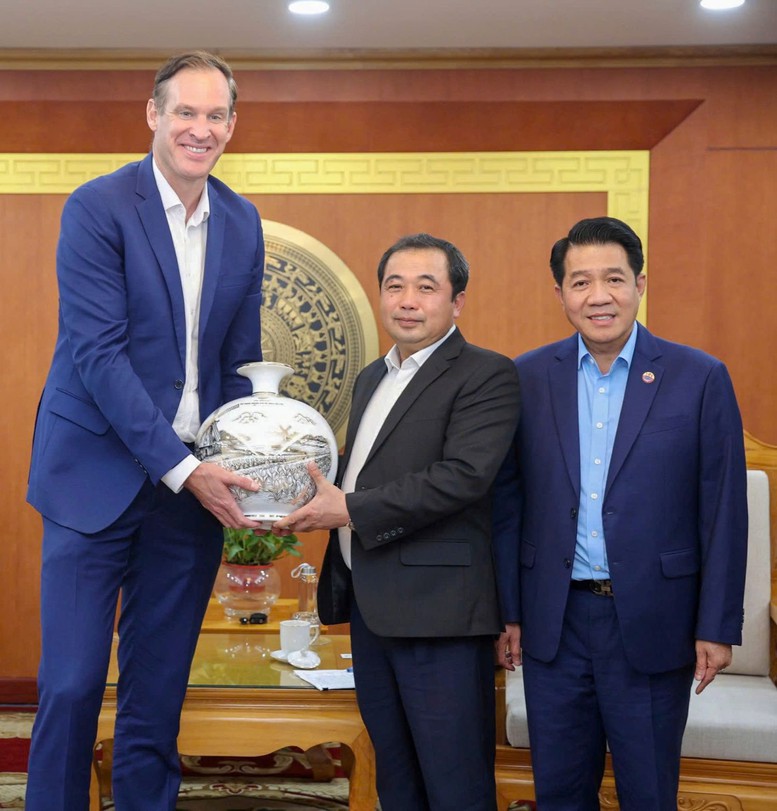 Bộ trưởng Trần Đức Thắng: Hợp tác De Heus-Hùng Nhơn – hình mẫu tiêu biểu cho liên kết chuỗi giá trị nông nghiệp