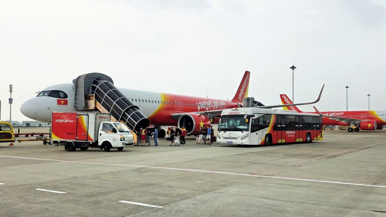 Tỷ lệ đúng giờ tăng mạnh tại Tân Sơn Nhất sau khi Vietjet tự phục vụ mặt đất, tạo đà cho cao điểm cuối năm