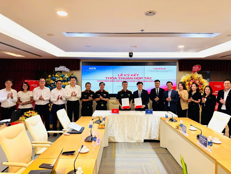 ACB hợp tác với Viettel để thúc đẩy chuyển đổi số cho doanh nghiệp và hộ kinh doanh
