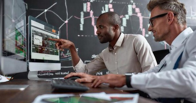 Khối ngoại thẳng tay bán ròng hơn 1.300 tỷ đồng trong phiên VN-Index giảm sâu, cổ phiếu nào bị “xả” mạnh?