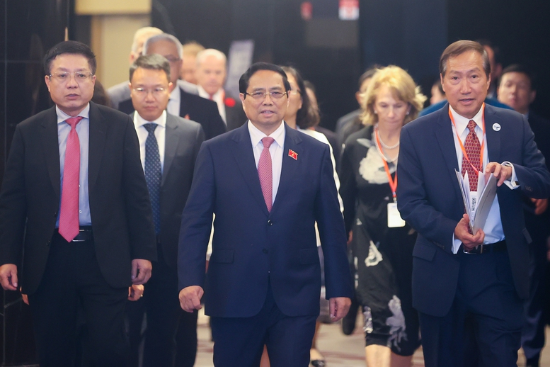 Thủ tướng: Chuyển đổi, tìm kiếm và kiến tạo động lực tăng trưởng mới là khách quan và tất yếu