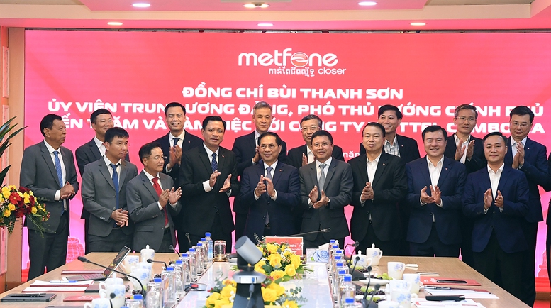 Phó Thủ tướng Bùi Thanh Sơn thăm các doanh nghiệp đầu tư tại Campuchia