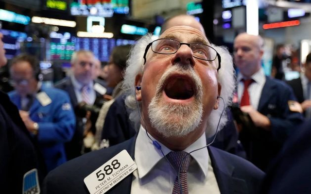 Phiên 4/11: Khối ngoại bất ngờ “tung” hơn 1.200 tỷ mua ròng trên HoSE, gom mạnh một cổ phiếu chứng khoán