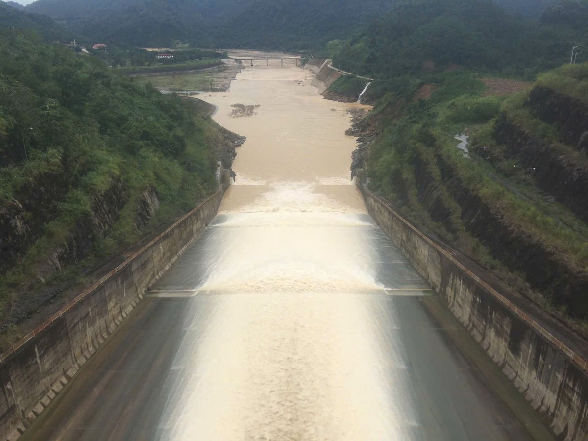 Ứng dụng công nghệ thấp, vận hành hồ thuỷ lợi vẫn ‘mạnh ai nấy làm’