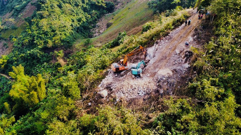 Nỗ lực vượt khó, tăng tốc thi công dự án đường dây 220 kV Than Uyên – Lào Cai