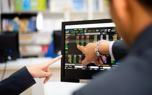 Khối ngoại tung gần 700 tỷ đồng “gom hàng” trong phiên VN-Index lập đỉnh, cổ phiếu nào được mua mạnh nhất?