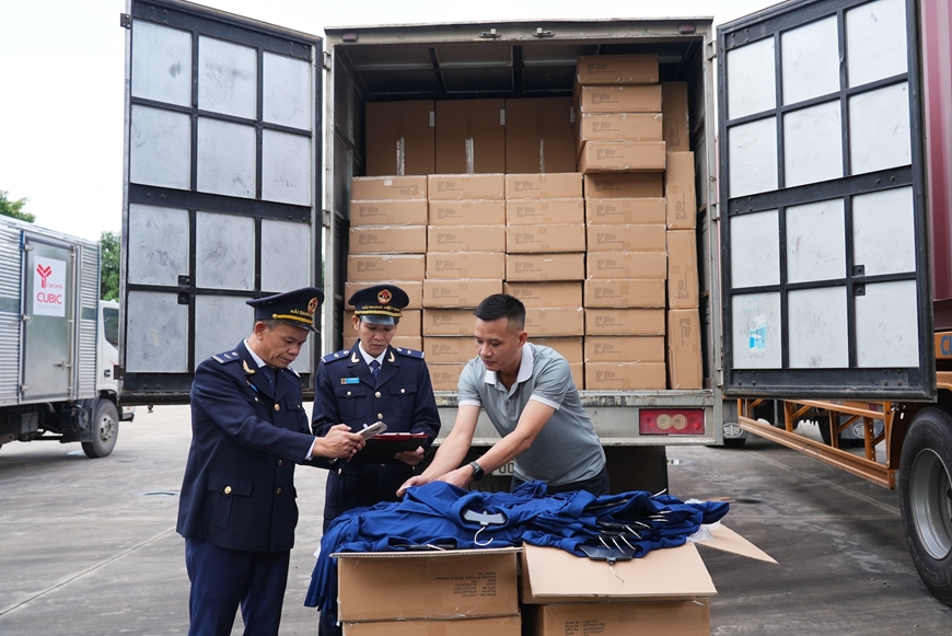 Không khoan nhượng với buôn lậu, gian lận thương mại