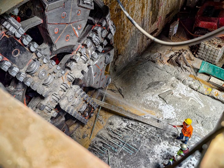 Máy đào TBM hoàn thành đoạn hầm gần 4km dưới lòng Hà Nội