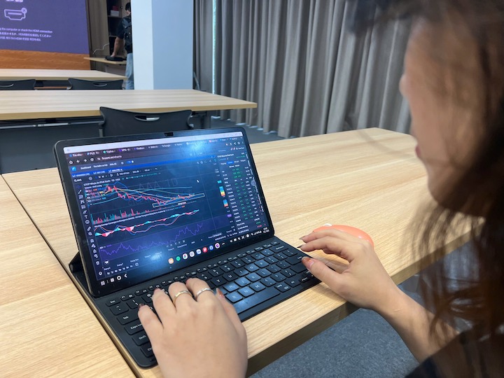 Chứng khoán tiếp đà tăng