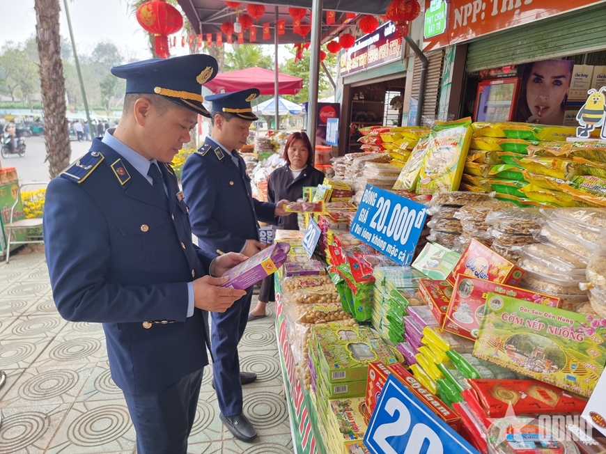 Ngăn chặn tình trạng đầu cơ, găm hàng, tăng giá bất hợp lý trong mùa lễ hội