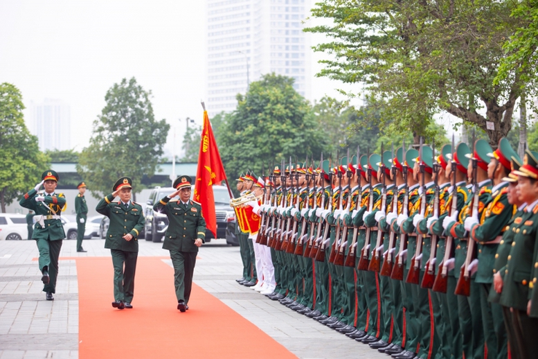 Viettel đánh dấu 20 năm kinh doanh toàn cầu thành công rực rỡ